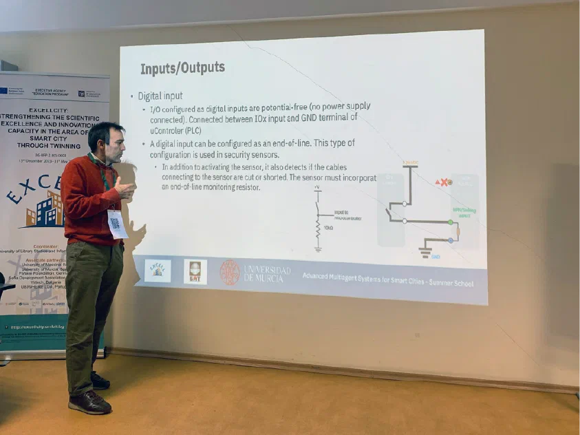 Profesor presentando